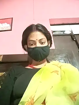 Snapshot of BIG_QWEEN_NO1 chatting on 04.10.26 BIG QWEEN NO1 online show from 04.10.26