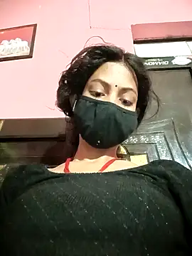 Snapshot of BIG_QWEEN_NO1 chatting on 04.12.26 BIG QWEEN NO1 online show from 04.12.26