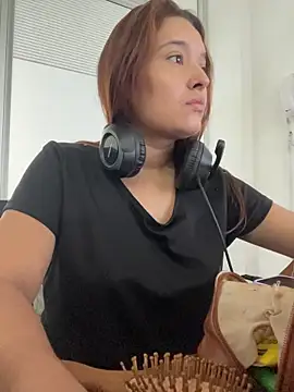 Emily Harpeer online show from 04.08.26