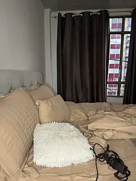 RachelWeisz  online show from 02.15.26