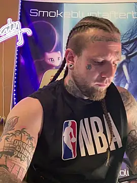 Snapshot of Smokebluntafterblunt chatting on 04.13.26 Smokebluntafterblunt online show from 04.13.26