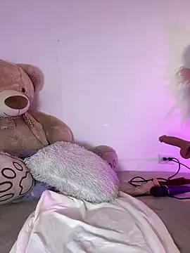 Snapshot of Kyliegolden chatting on 02.18.26 Kyliegolden online show from 02.18.26