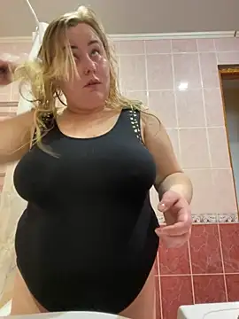 Snapshot of Mommy-girl-Lola chatting on 02.25.26 Mommy-girl-Lola online show from 02.25.26