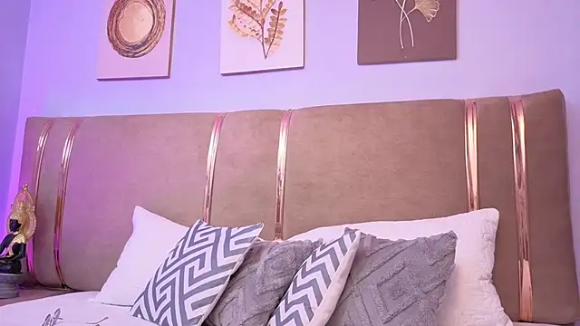 Snapshot of Mia_Naive chatting on 03.18.26 Mia Naive online show from 03.18.26