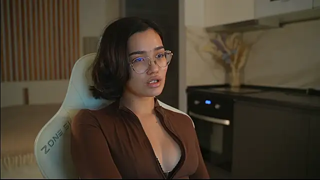 Snapshot of Eliasian chatting on 02.20.26 Eliasian online show from 02.20.26