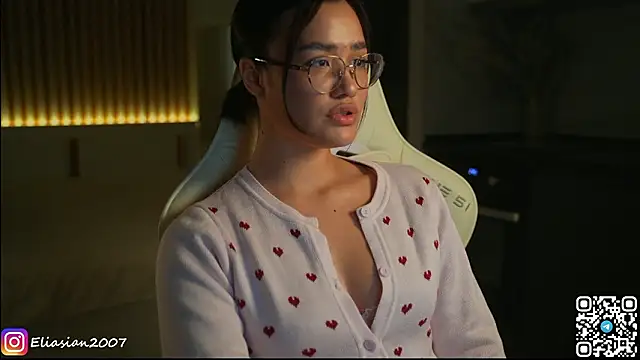 Snapshot of Eliasian chatting on 03.12.26 Eliasian online show from 03.12.26