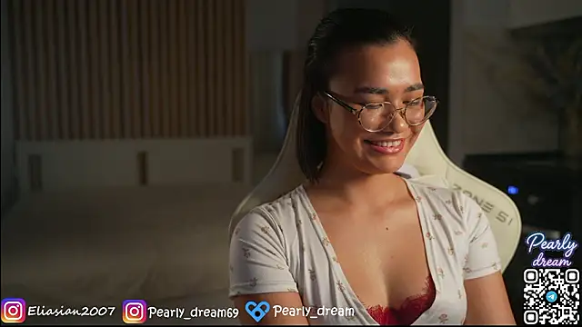 Snapshot of Eliasian chatting on 03.15.26 Eliasian online show from 03.15.26