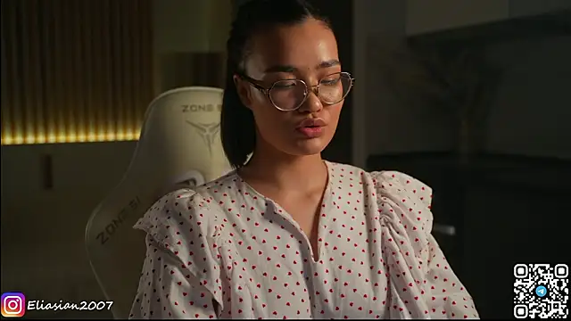 Snapshot of Eliasian chatting on 03.19.26 Eliasian online show from 03.19.26