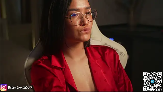 Snapshot of Eliasian chatting on 04.07.26 Eliasian online show from 04.07.26