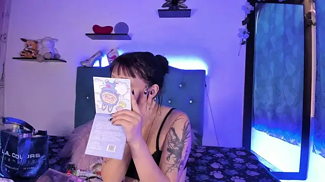 Snapshot of Sandy_ass_69_ chatting on 03.24.26 Sandy ass 69 online show from 03.24.26