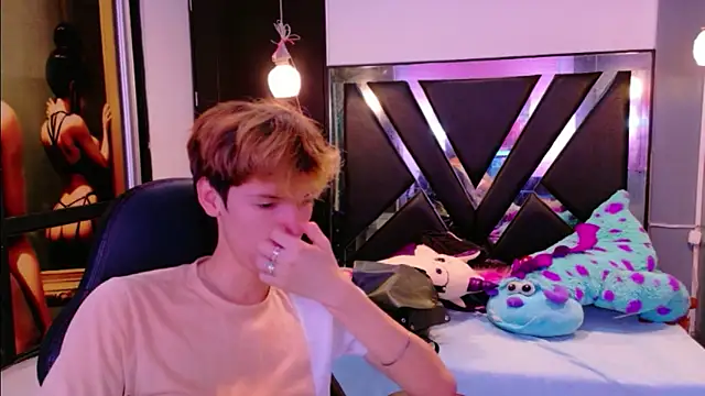 Snapshot of Liam_Green1 chatting on 02.11.26 Liam Green1 online show from 02.11.26