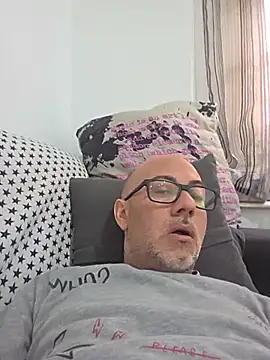 Snapshot of pareja47 chatting on 05.14.26 pareja47 online show from 05.14.26