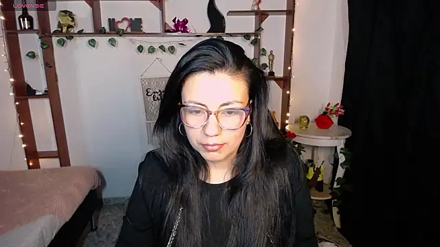 Snapshot of QueenRose94 chatting on 02.23.26 QueenRose94 online show from 02.23.26