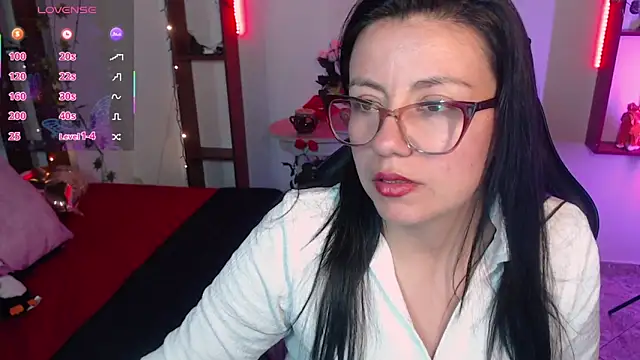 QueenRose94 online show from 03.10.26