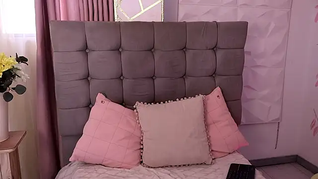 EmmaClark   online show from 02.09.26