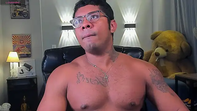 Snapshot of LEOHRDZ chatting on 02.15.26 LEOHRDZ online show from 02.15.26