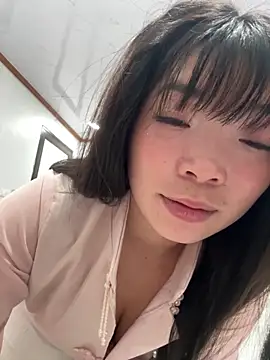 Snapshot of cuty_lusy chatting on 02.27.26 cuty lusy online show from 02.27.26