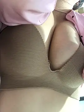 Snapshot of cuty_lusy chatting on 04.06.26 cuty lusy online show from 04.06.26