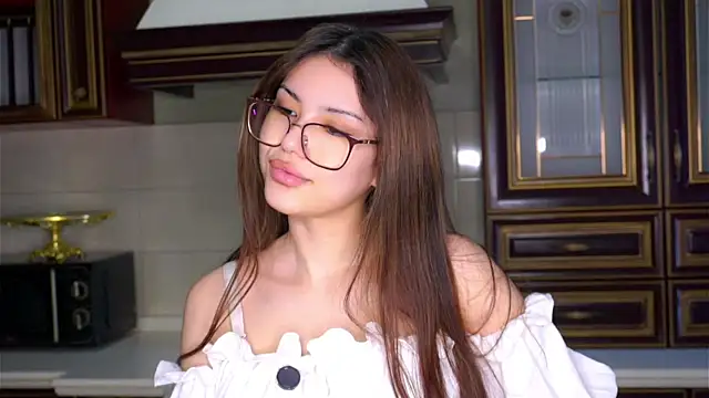 Snapshot of SulemaNeugin chatting on 03.02.26 SulemaNeugin online show from 03.02.26