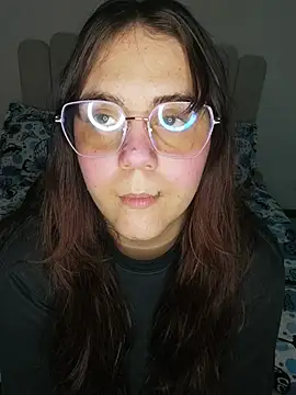 its lauu  online show from 04.06.26