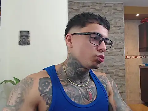 Snapshot of maxstrom111 chatting on 02.11.26 maxstrom111 online show from 02.11.26