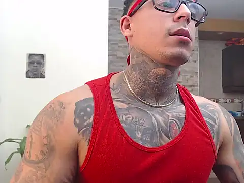 Snapshot of maxstrom111 chatting on 02.12.26 maxstrom111 online show from 02.12.26