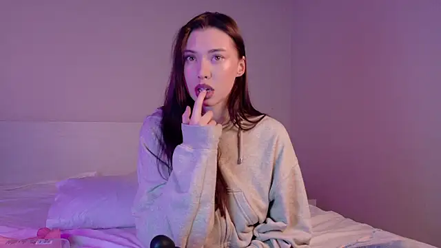 gwenonl1ne online show from 04.02.26