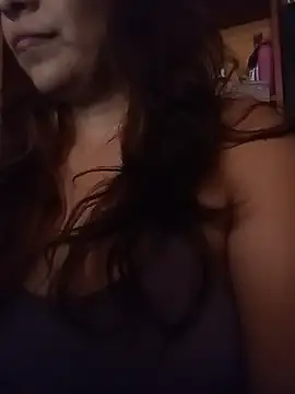 Snapshot of Lindagirlcum chatting on 02.15.26 Lindagirlcum online show from 02.15.26