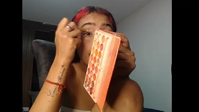 Snapshot of britan69 chatting on 02.12.26 britan69 online show from 02.12.26