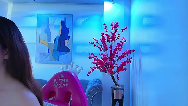 Chloe dolly online show from 04.02.26