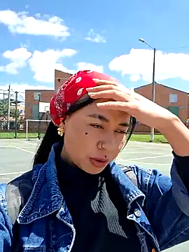 Snapshot of Zafira_glow chatting on 02.25.26 Zafira glow online show from 02.25.26