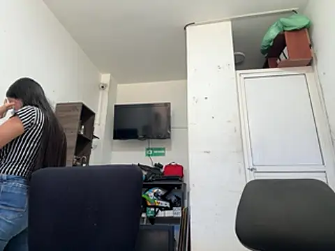 Snapshot of two_cam_latin chatting on 02.21.26 two cam latin online show from 02.21.26