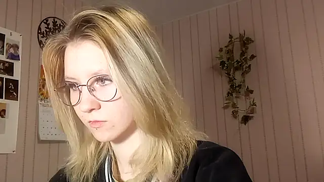 RunawayBr1de online show from 02.24.26