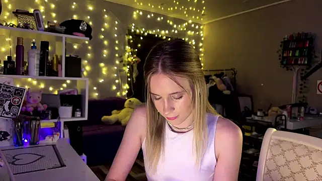 Snapshot of amily_sunray chatting on 02.25.26 amily sunray online show from 02.25.26