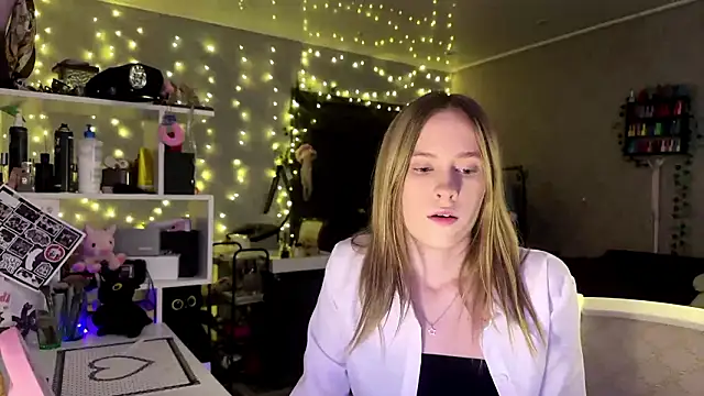 Snapshot of amily_sunray chatting on 03.05.26 amily sunray online show from 03.05.26