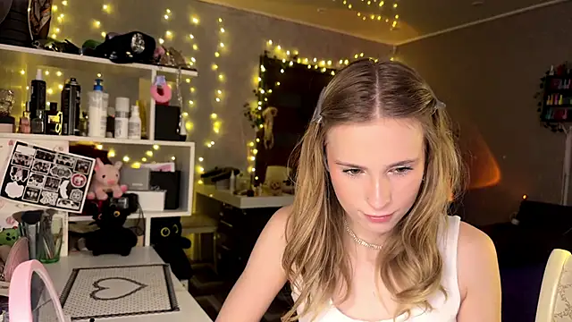 Snapshot of amily_sunray chatting on 03.20.26 amily sunray online show from 03.20.26