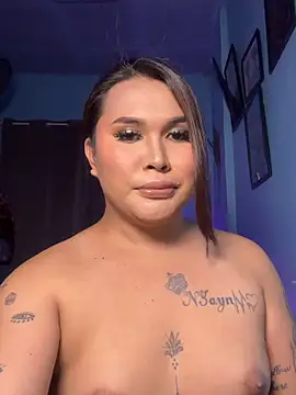 hollynicole online show from 05.04.26
