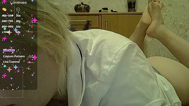 Snapshot of CurvyWild_Lady30 chatting on 03.10.26 CurvyWild Lady30 online show from 03.10.26