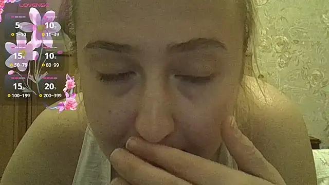 Snapshot of CurvyWild_Lady30 chatting on 03.31.26 CurvyWild Lady30 online show from 03.31.26