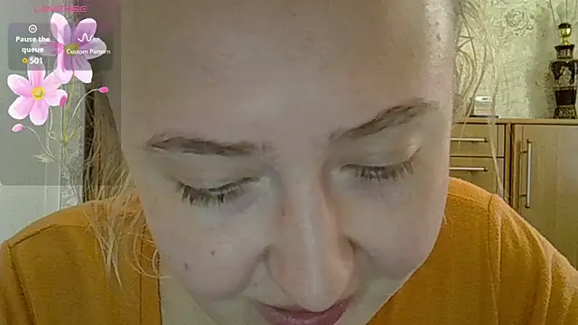 Snapshot of CurvyWild_Lady30 chatting on 04.12.26 CurvyWild Lady30 online show from 04.12.26