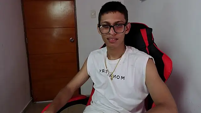 Snapshot of Niklausxxx chatting on 02.21.26 Niklausxxx online show from 02.21.26