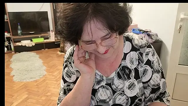 Snapshot of xMaryxAnne chatting on 03.11.26 xMaryxAnne online show from 03.11.26