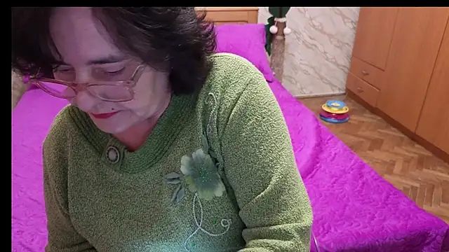 Snapshot of xMaryxAnne chatting on 03.17.26 xMaryxAnne online show from 03.17.26