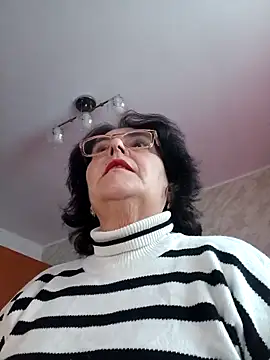 Snapshot of xMaryxAnne chatting on 03.31.26 xMaryxAnne online show from 03.31.26