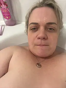 Snapshot of Piper_Milf_36 chatting on 02.27.26 Piper Milf 36 online show from 02.27.26