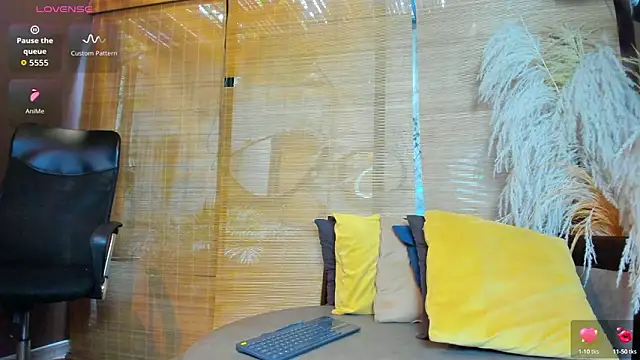 Snapshot of sophieBlair_ chatting on 03.08.26 sophieBlair online show from 03.08.26