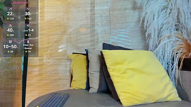 Snapshot of sophieBlair_ chatting on 03.11.26 sophieBlair online show from 03.11.26