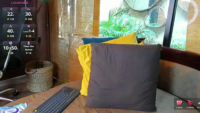 Snapshot of sophieBlair_ chatting on 03.18.26 sophieBlair online show from 03.18.26