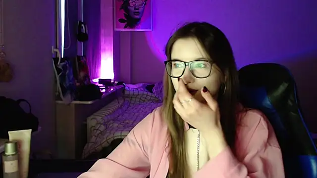 LunaXcherry online show from 04.10.26