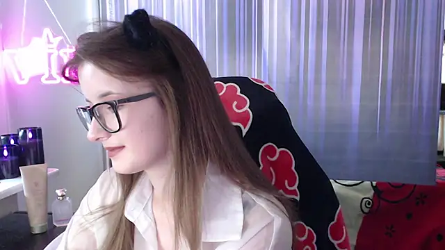 LunaXcherry online show from 06.25.26